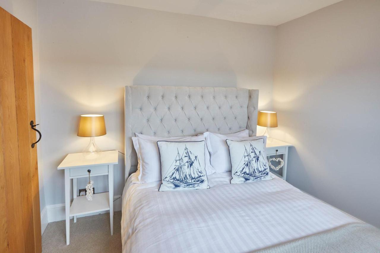 Host & Stay - Henderson House วิทบี ภายนอก รูปภาพ